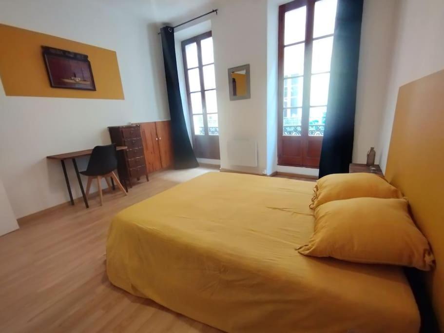 Appartement En Plein Centre. 카르팡트라 외부 사진