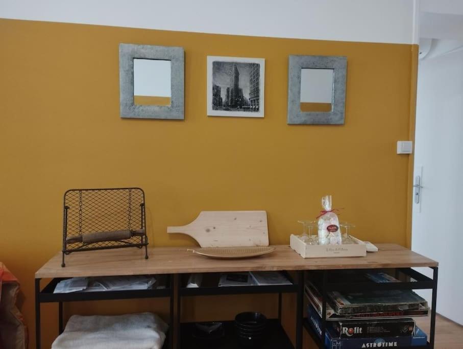 Appartement En Plein Centre. 카르팡트라 외부 사진