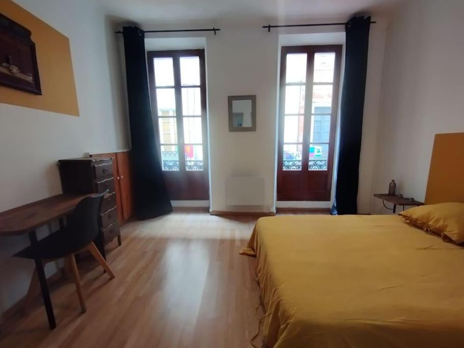 Appartement En Plein Centre. 카르팡트라 외부 사진